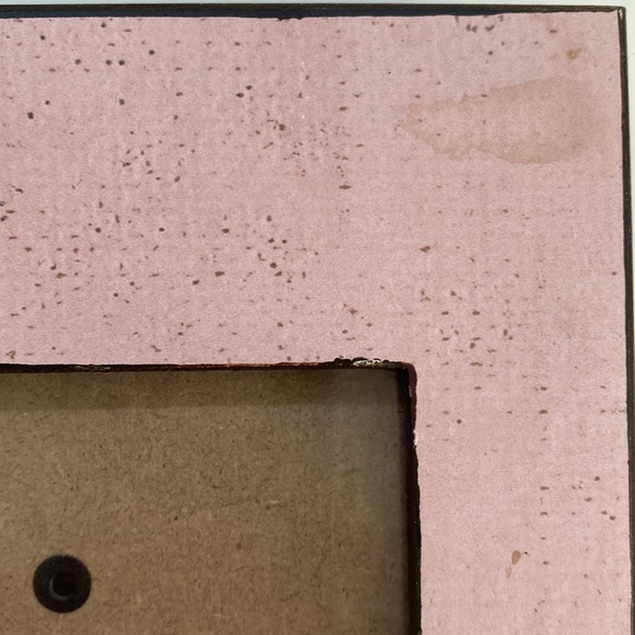 3/$20 Pink chandelier 4x6 picture frame - Picture 3 of 4